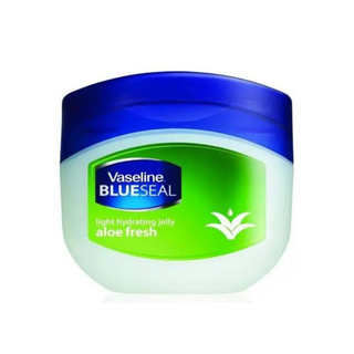 Vaseline Petroleum Jelly With Aloe Vera - 100ml